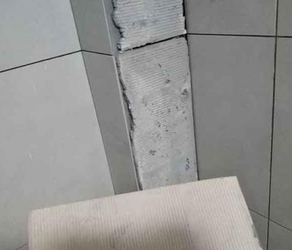 海兴瓷砖空鼓维修公司分享下厨房瓷砖脱落的补救措施。